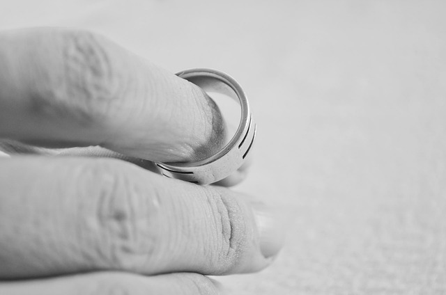 Les règles juridiques à respecter pour le partage des biens mobiliers après un divorce