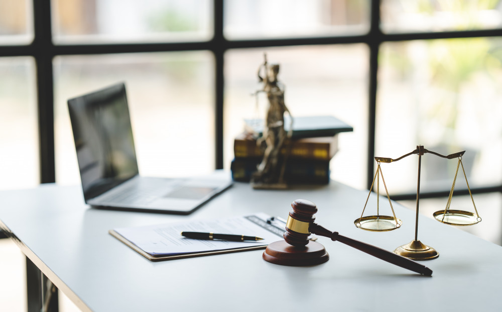 Cabinet juridique ou avocat: comment faire le bon choix?