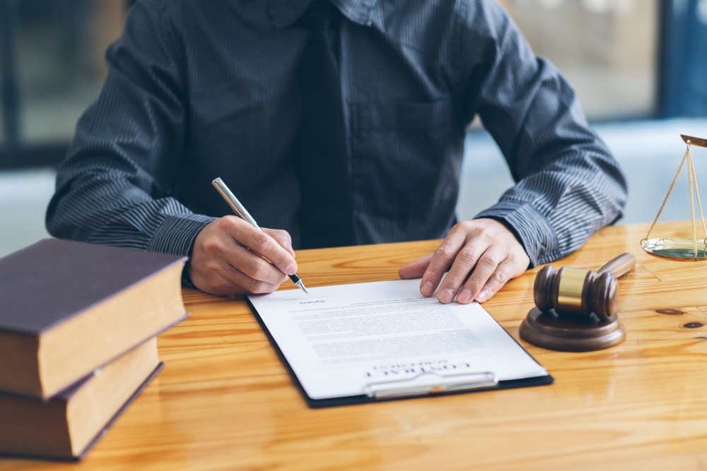 Héritier bloque la succession : comment débloquer la situation ?