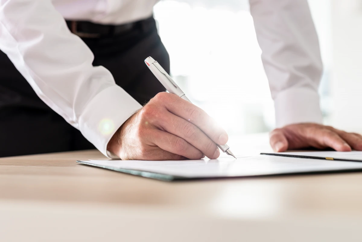 Les obligations d'assurance en entreprise : un enjeu majeur pour la protection des activités et des salariés