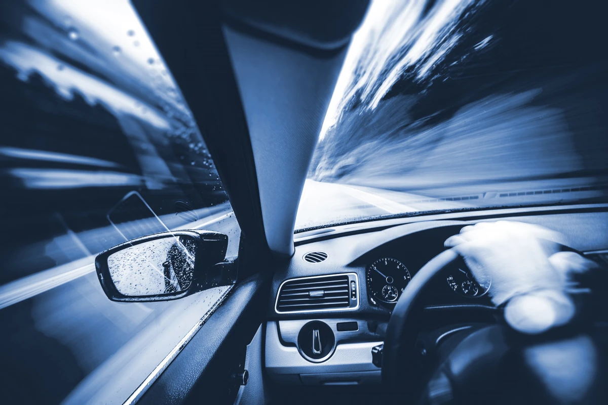 Contestation des infractions de vitesse excessive : Stratégies et astuces d'un avocat expert