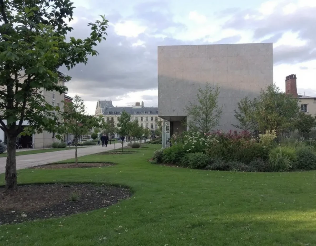 La Symphonie Urbaine : Quand l'Urbanisme et le Droit Orchestrent Ensemble le Territoire